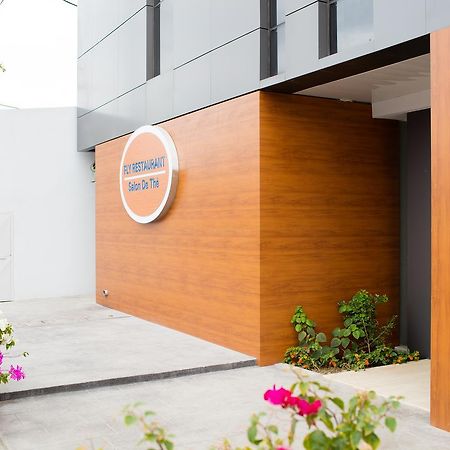 Fly Hotel Libreville Exterior photo