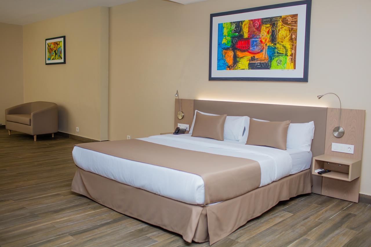 Fly Hotel Libreville Exterior photo