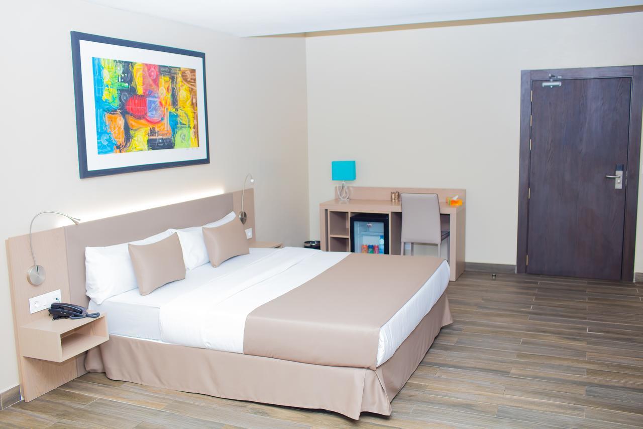 Fly Hotel Libreville Exterior photo